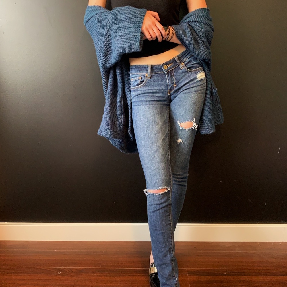 Distressed medium wash Abercrombie skinny Jean
